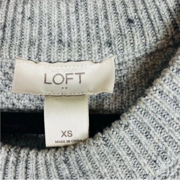 Ann Taylor LOFT Gray Knit Sleeveless Sweater - Picture 5 of 5